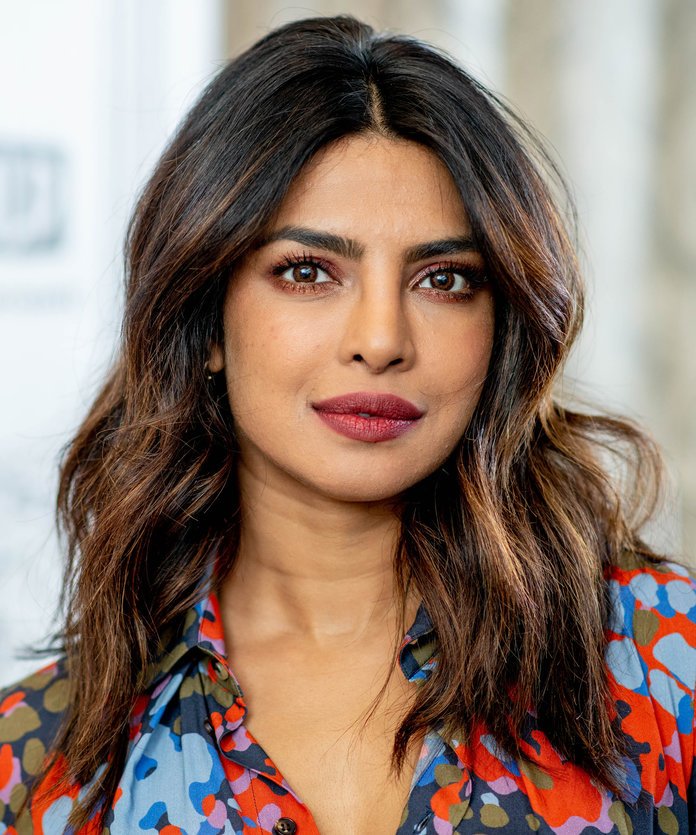 Priyanka Chopra A darker caramel highlight gives warmth to a brunette base like Priyanka Chopra's. 